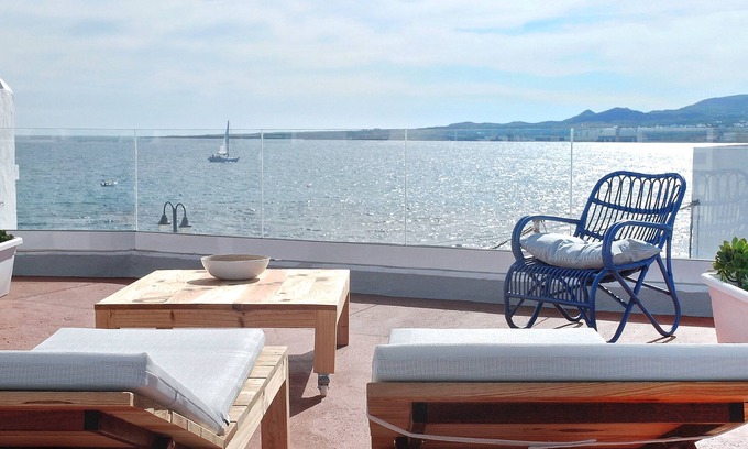 Arrieta Apartment | Modern home with Ocean View in Arrieta