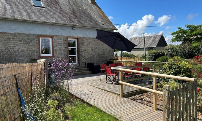 Le Val-Saint-Pere Cottage | Modern house with terrace and enclosed garden in Val-Saint-Père