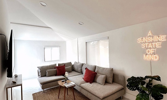 Flagami House | Modern House in the heart of Coral Gables