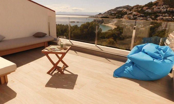 Santa Margarida House | Modern house overlooking the sea, near the beach in Almadraba, Roses