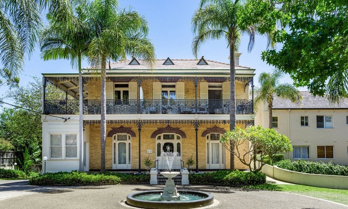 Drummoyne Apartment | Modern Inner-West Apartment with On-site Pool
