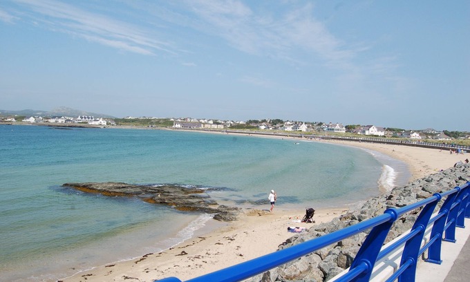 Trearddur Bay Apartment | Modern Large Apartment, Spectacular Sea Views.