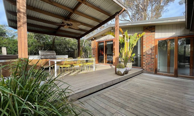 Somers House | Modern, Light & Comfortable 3 Bedroom Beach House
