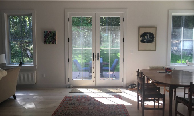 Camden House | Modern, Light-filled, Quiet Home within 5 Minute Walk to Harbor and Beach