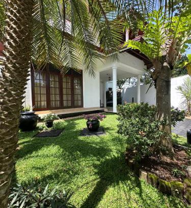 Pita Kotte House | Modern 2 Story, 4BR House, Kotte