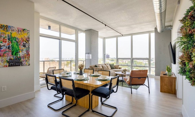 Historic Downtown Apartment | Modern Loft 15 Min from NYC with City View and Pool