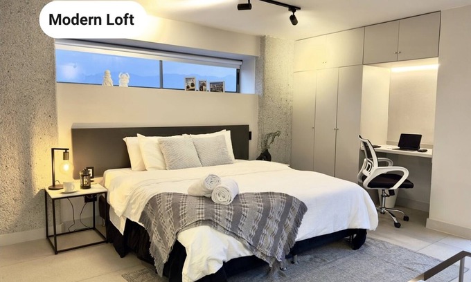 Astorga Apartment | Modern Loft in Poblado + A/C + WiFi 300 Mb + King Size Bed