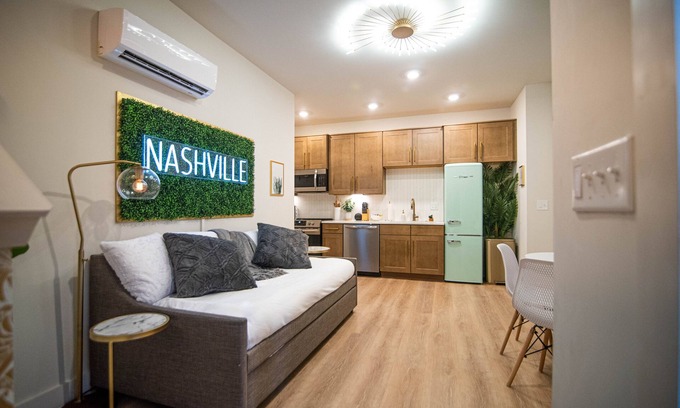 Inglewood House | Modern LUX 3 Story Home w/Rooftop Bar - 4 mi to DT