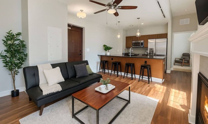 Downtown Cleveland Apartment | Modern Luxe Suite | Rock Hall Stadiums Casino