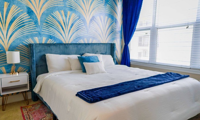 Highland Apartment | Modern Luxury Apt in Downtown Denver + King Bed + Private Garage + Pool