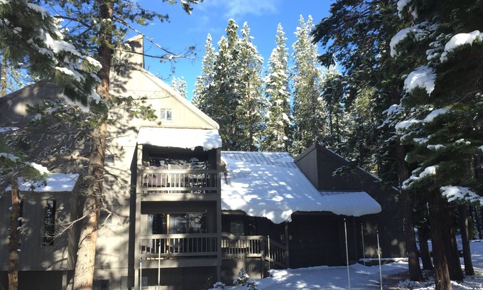 Truckee House | Modern luxury at its best in Tahoe Donner
