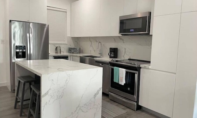 Nassau Condo | Modern Luxury Condo
