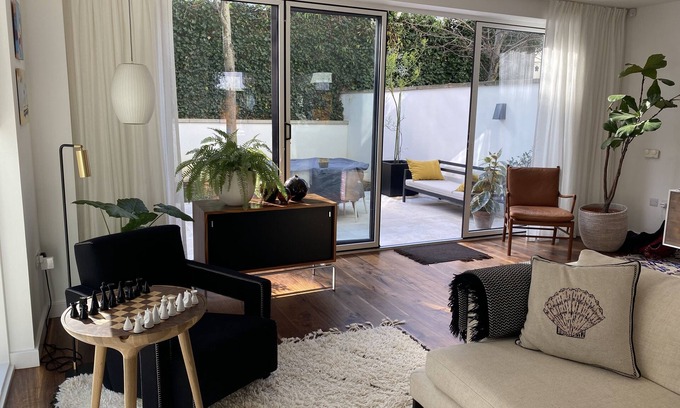 Highbury House | Modern luxury family house in central London with proximity to a large park.