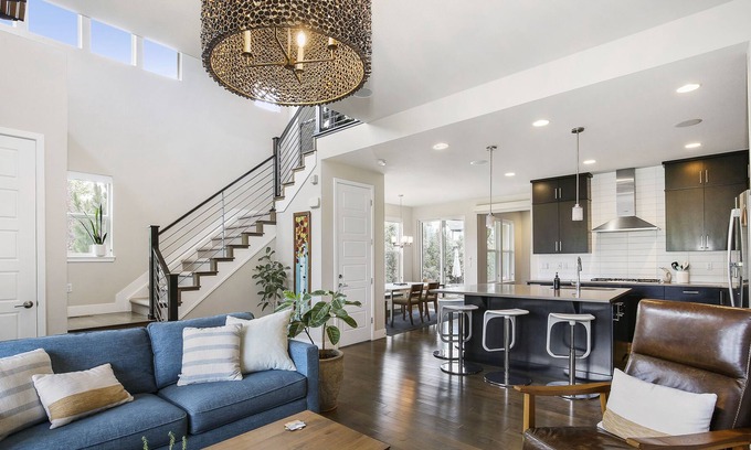 Stapleton House | Modern luxury home situated on a park with pool and mountain views
