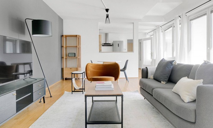 Mariahilf Apartment | Modern Mariahilf 1BR w/Elevator & A/C, close to dining, by Blueground
