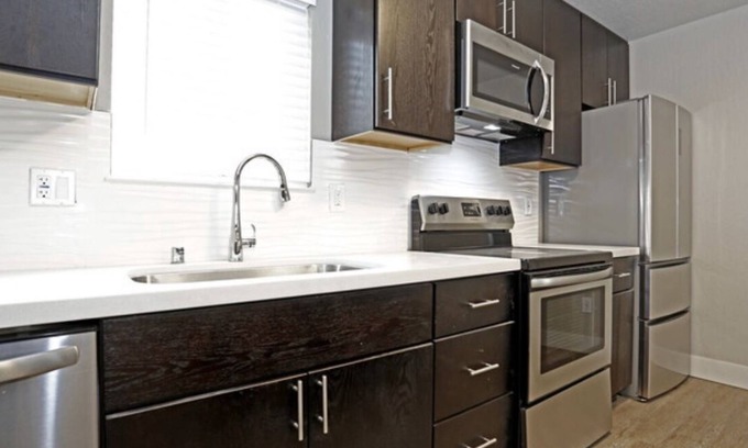 Castro Valley Apartment | Modern Master bedroom with en-suite bathroom