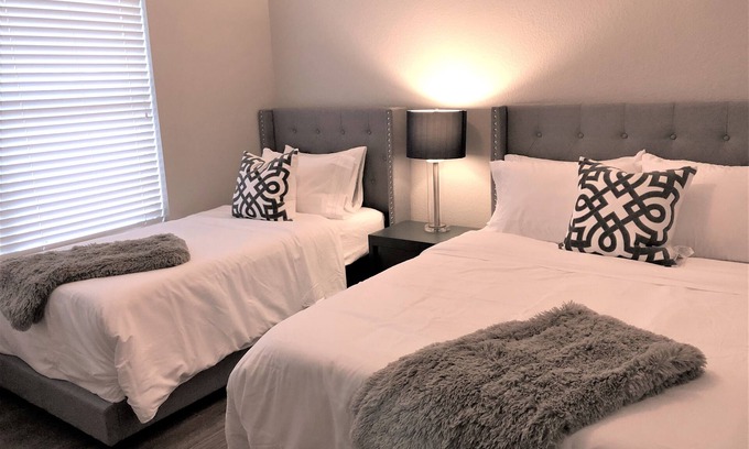 Midland House | Modern Masterpiece at Graceland 01