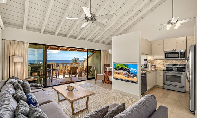 Kihei Condo | Modern Maui Kamaole Condo | Ocean View | A/C | Near Beach & Pool