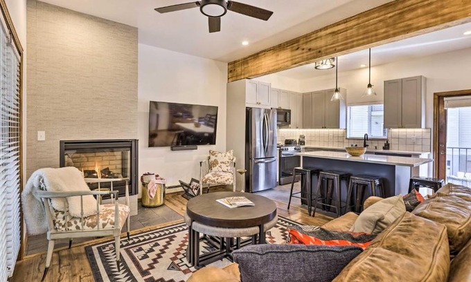 Eagle-Vail House | Modern Mountain-View Townhome about 4 Mi to Slopes