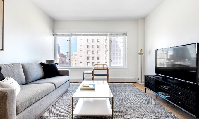 Lower Nob Hill Apartment | Modern Nob Hill 1BR w/Sauna, Gym, Stunning City View, by Blueground