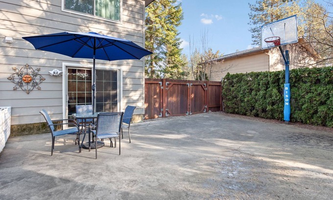 Coeur d'Alene House | Modern North Idaho Apartment | Great Location | 10 Min to Downtown