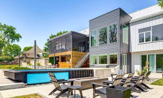 Bucyrus House | Modern Oasis-lots of amenities including a pool!