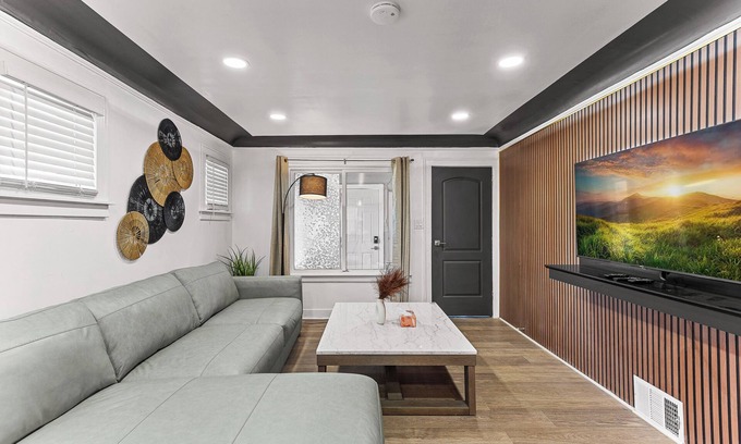 Detroit House | Modern oasis W/Game room/fenced yard-smoke room- Fits 16+ guests.