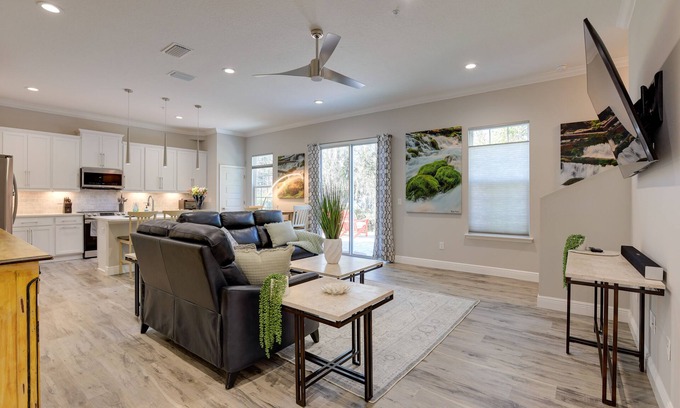 Fellowship House | Modern Ocala Townhome Near Golf Club & WEC!