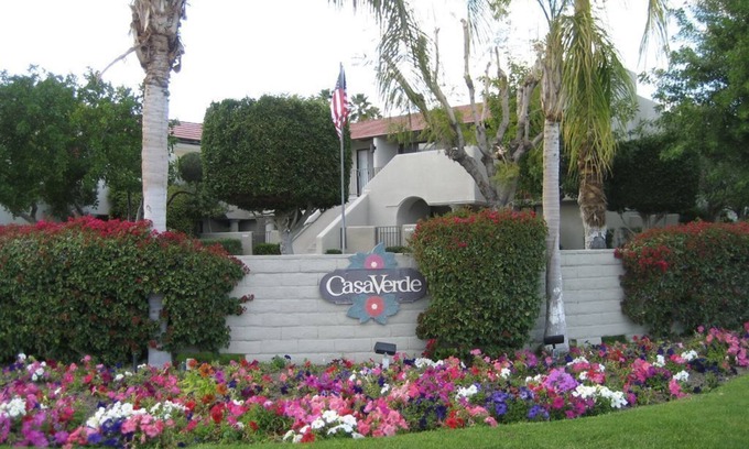 Palm Springs Condo | Modern Palm Springs condo just a short walk from downtown