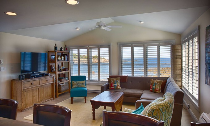 Ogunquit Apartment | Modern property in the heart of Perkins Cove with amazing views of the Atlantic