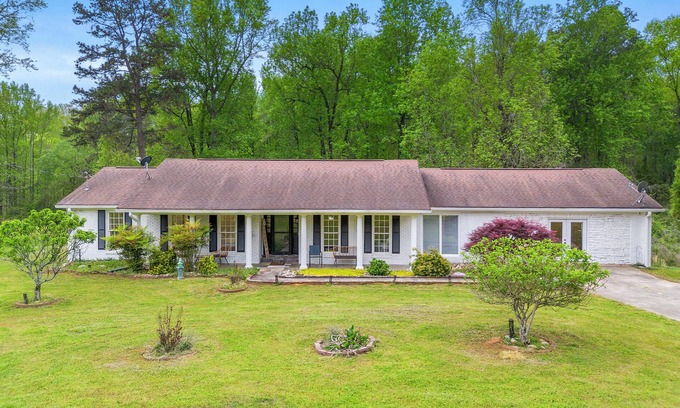 Gainesville House | Modern Rancher on Lake Lanier in Gainesville