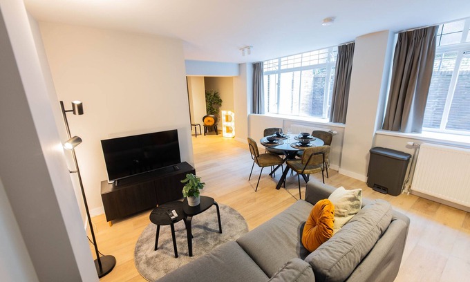 Centrum Villa | Modern Retreat 3BDR Apartment WS