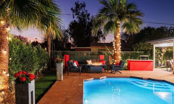 Mereway Manor Cottage | Modern Roose-pool Heat Available-hot Tub- Old Town