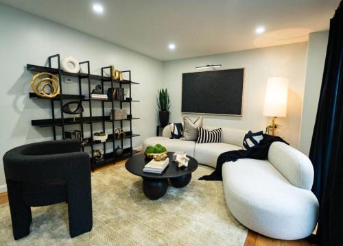 Washington Park House | Modern Single Family Home minutes from Fort hill