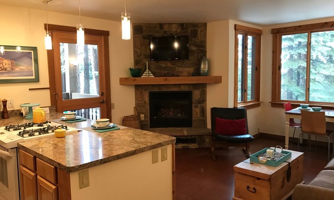 Truckee Condo | Modern Ski Trails slopeside condo: Ski-in & Ski-out - Be Home for Lunch!
