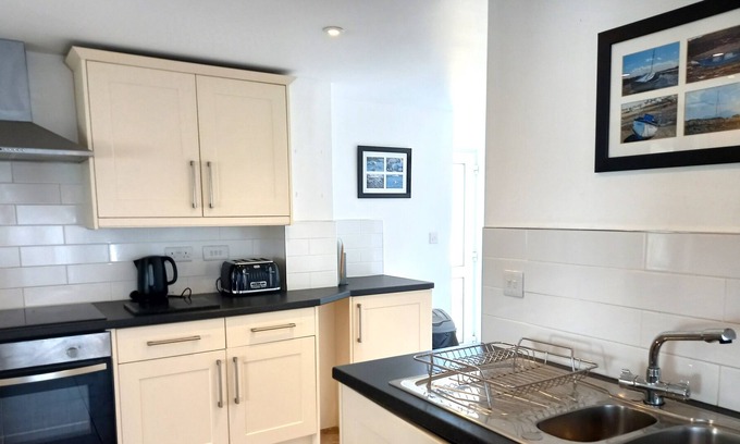 Trearddur Bay Apartment | Modern, Spacious Apartment, Stunning Sea Views.
