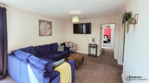 Stroud Apartment | Modern & Spacious Flat With Balcony Views