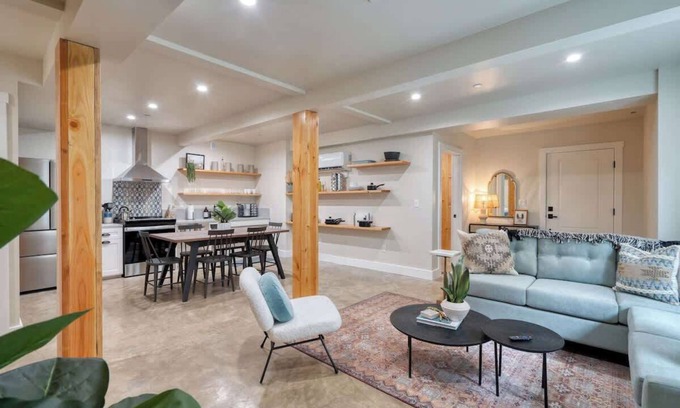 Mississippi District Apartment | Modern Spanish 3BR | Steps to Mississippi