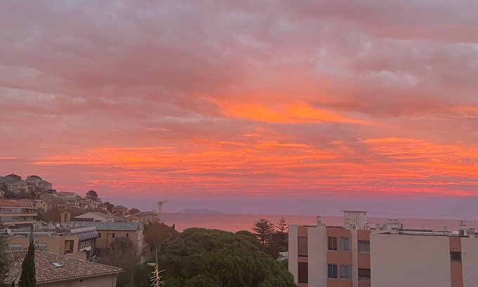 Pietranera Apartment | Modern studio with sea view!