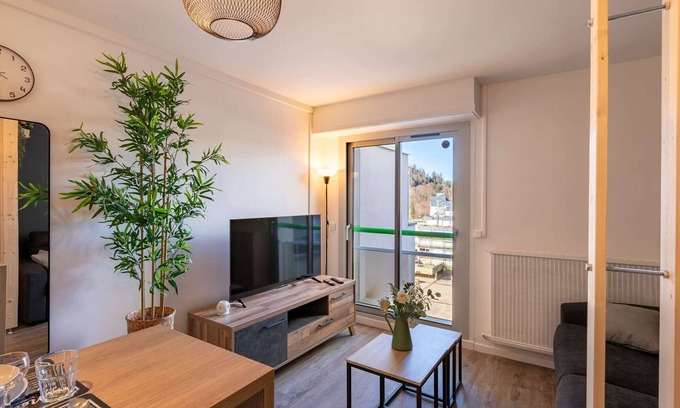 Eaux-Bonnes Apartment | Modern studio for 2 with equipped kitchen and TV in Gourette