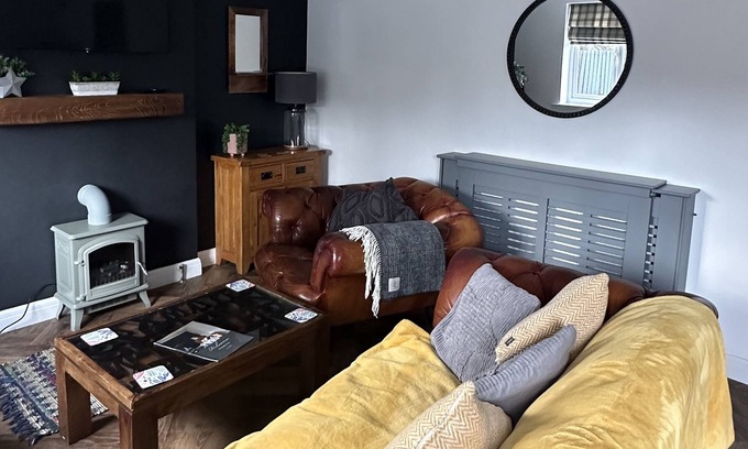 Hull House | Modern, stylish 3 bed house, FREE parking, child friendly - 5 mins from the city