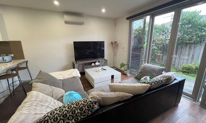 Melbourne House | Modern Stylish Comfort at Prime Camberwell Retreat
