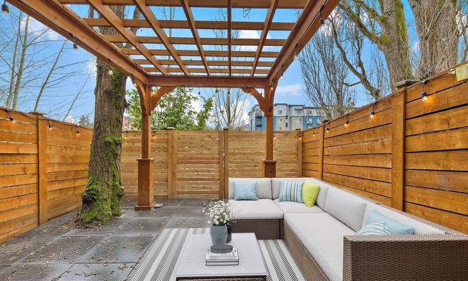 Cedar Heights House | Modern & Stylish Getaway - 3BR, Pet-Friendly