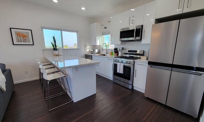 Serra Mesa House | Modern & Stylish Guest House in SD