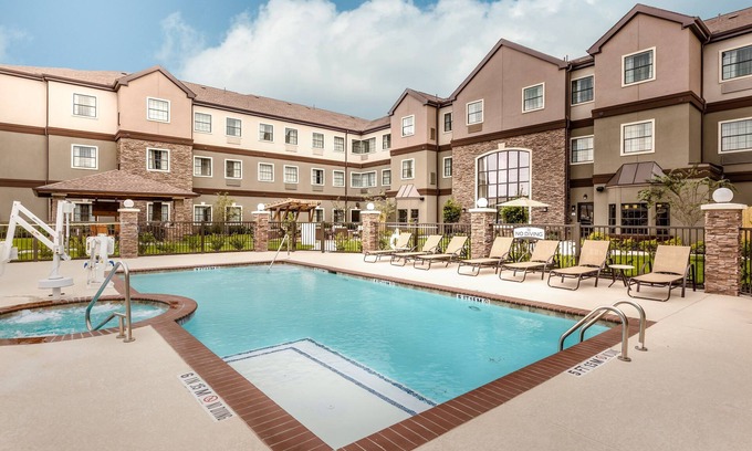 Spring Branch West Condo | Modern Suite | 24 Hour Business Center + Fitness Center + Outdoor Pool