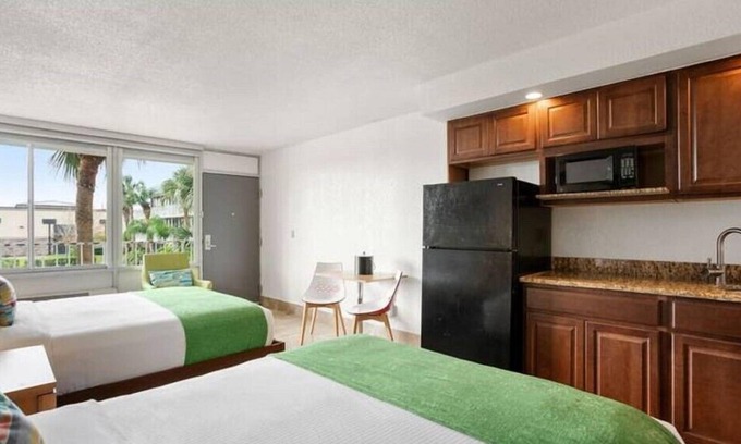 Historic Downtown Kissimmee Hotel | Modern Suite Close to Medieval Times and Capone's Dinner Show
