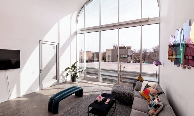 Fort Worth House | Modern Summer Escape - Walk to Magnolia Hotspots