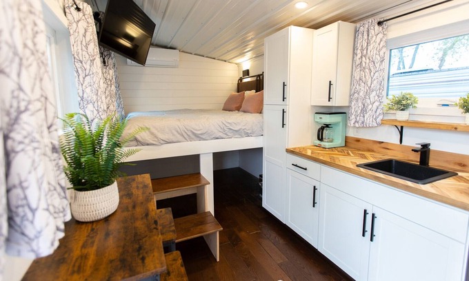 Draper House | ★Modern Tiny Home★ King bed★
