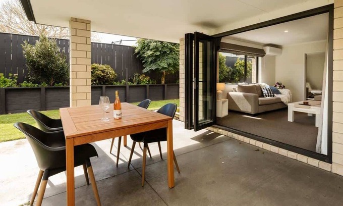 Rewa House | Modern Townhouse in Strandon