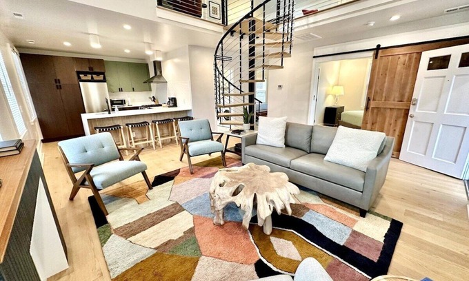 Ardmore House | Modern Twist In Downtown Wilmington 3/2 Stunner!